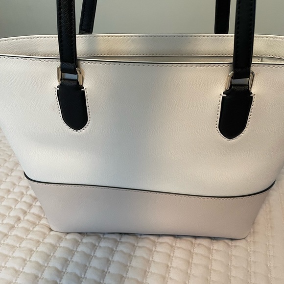 Kate Spade Purse & Wallet - Picture 9 of 10